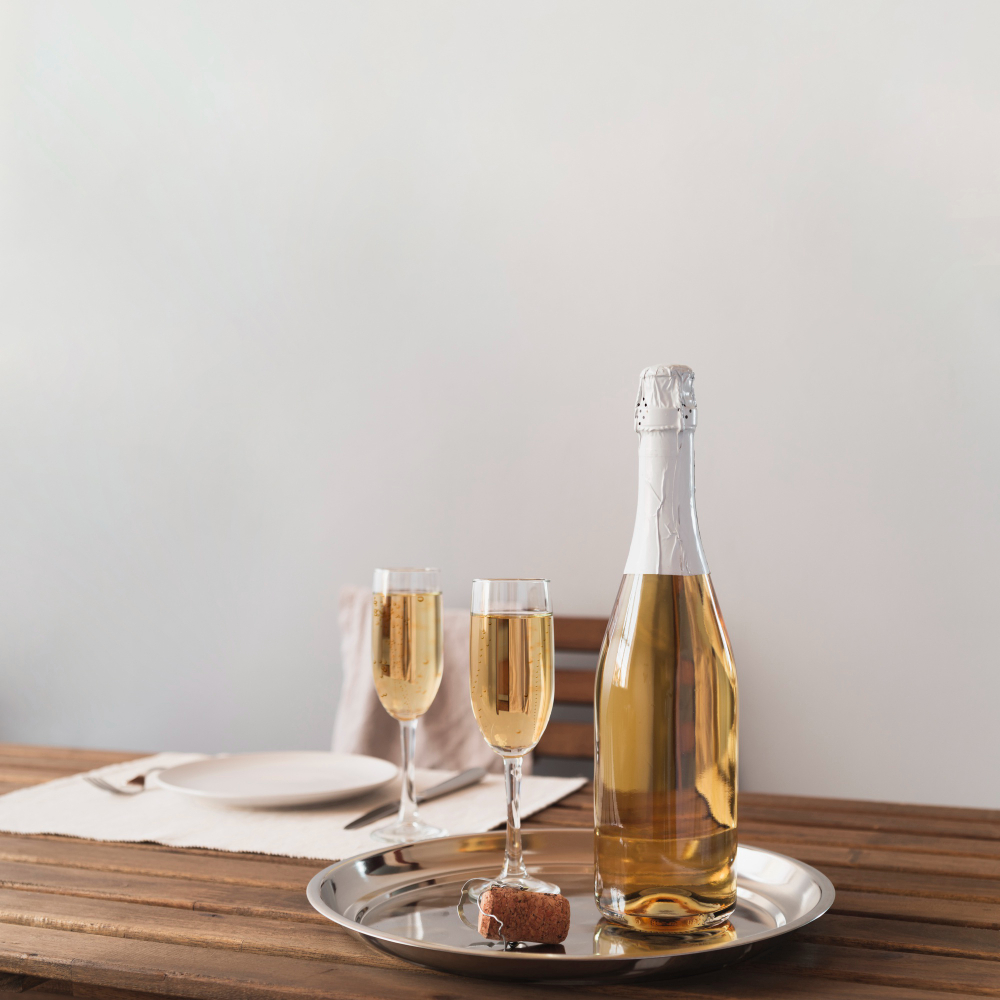 Игристое вино летом: как выбрать и с чем сочетать Игристое вино летом: как выбрать и с чем сочетать