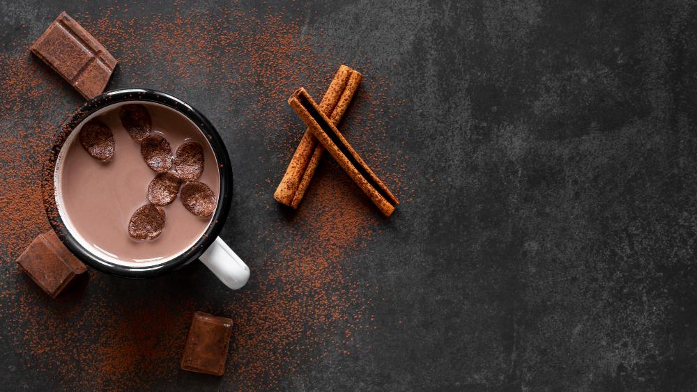 Топ-7 горячих алкогольных напитков для холодных вечеров Топ-7 горячих алкогольных напитков для холодных вечеров